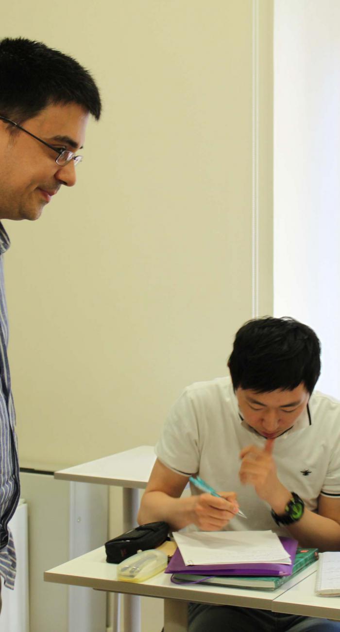 Clase de tutoría en Alcalingua