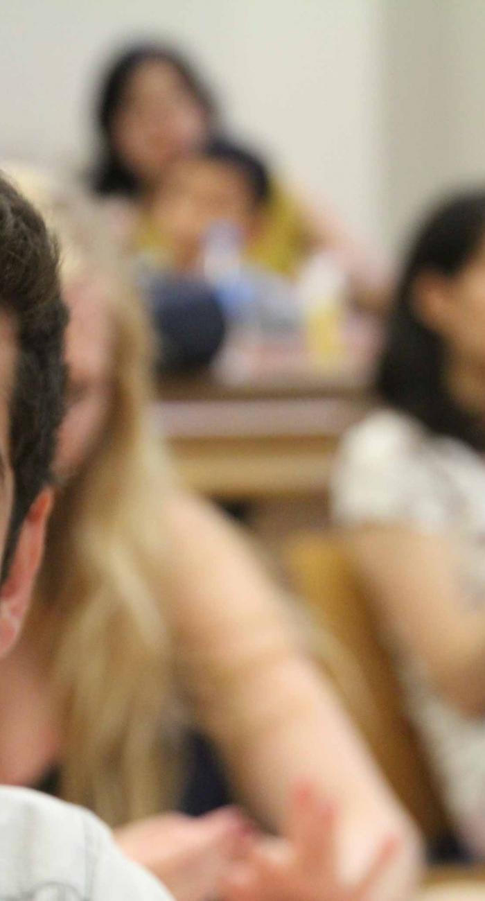 Estudiante en clase