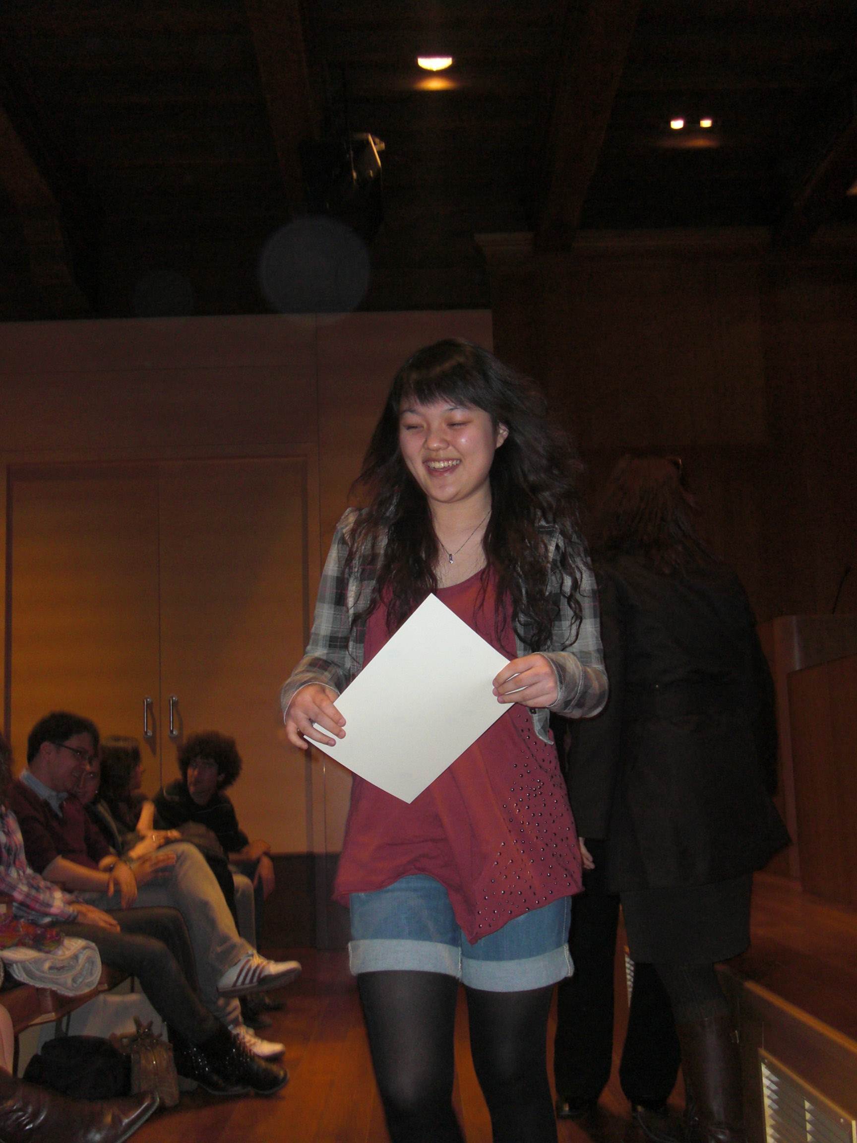Estudiantes en la entrega de diplomas (invierno 2010)
