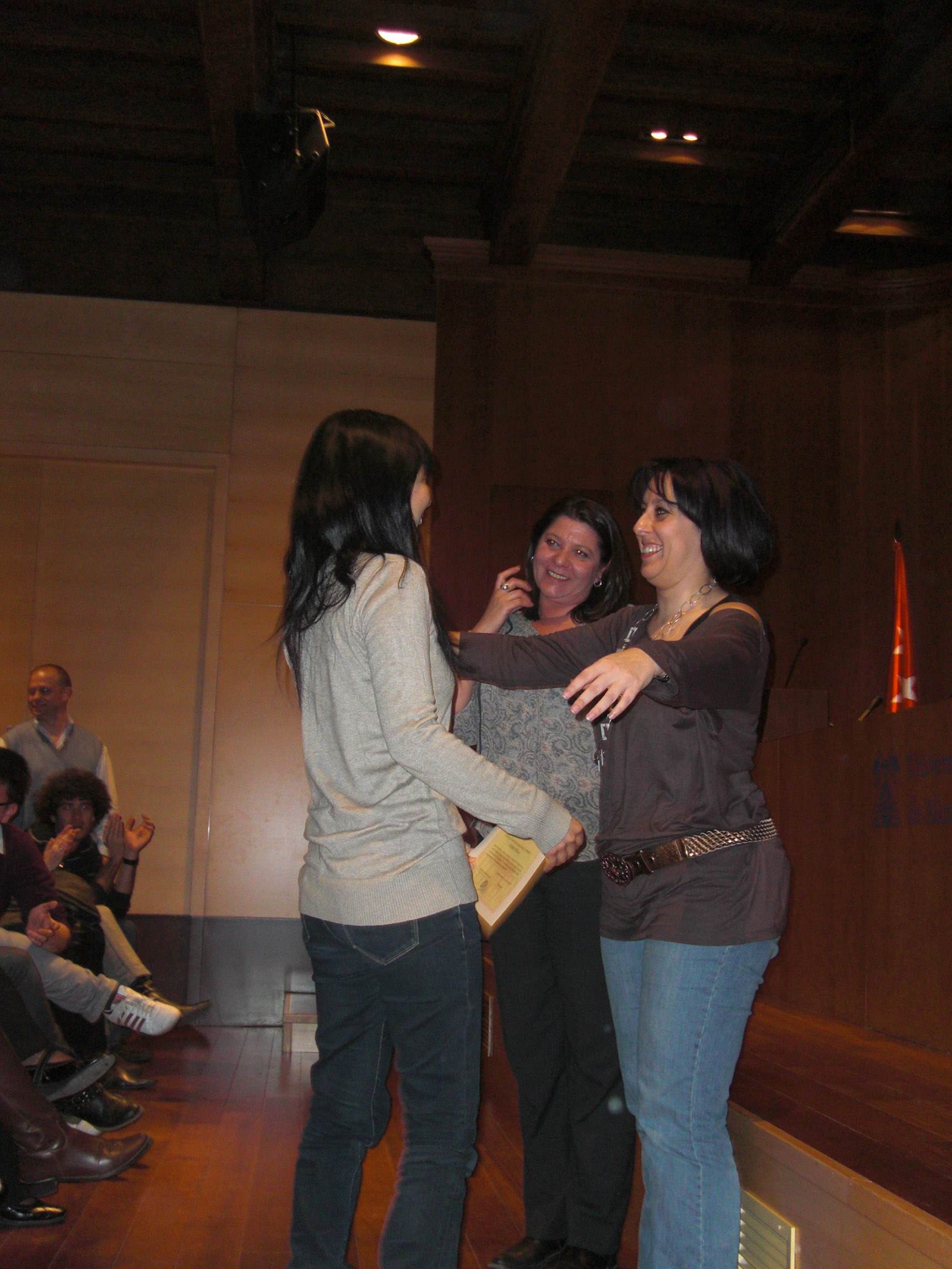 Estudiantes en la entrega de diplomas (invierno 2010)