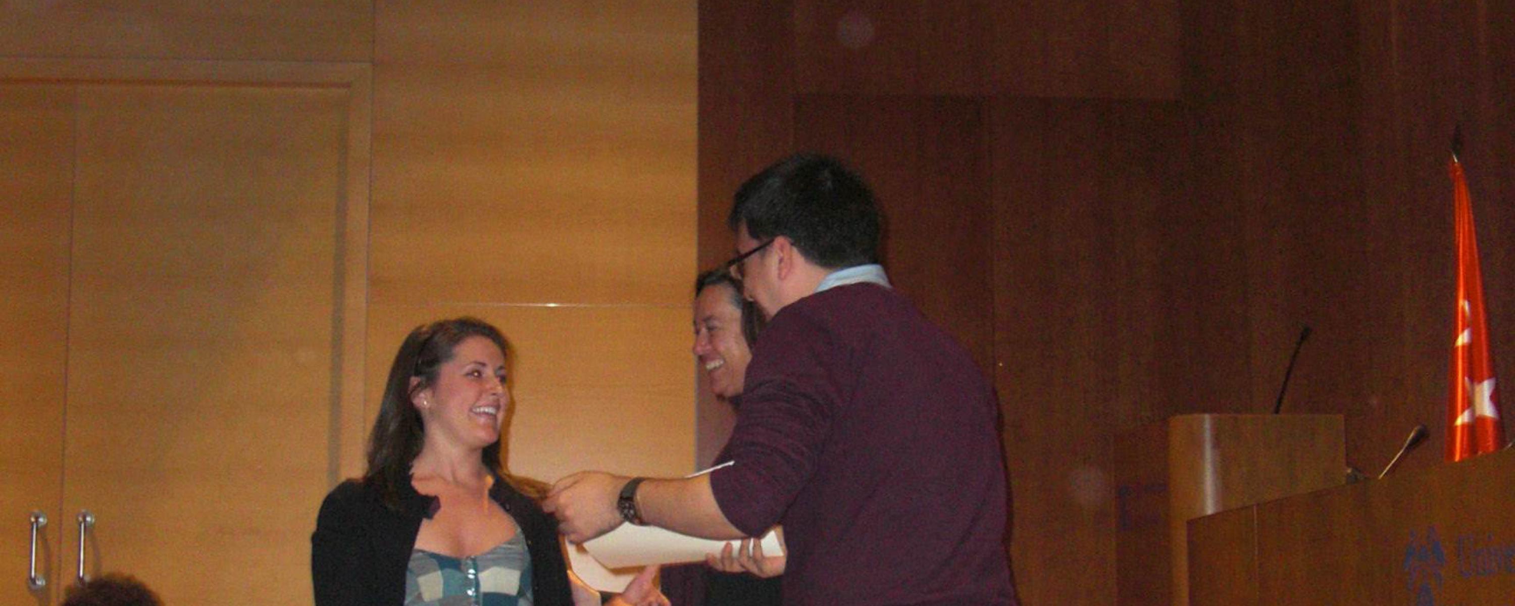 Estudiantes en la entrega de diplomas (invierno 2010)