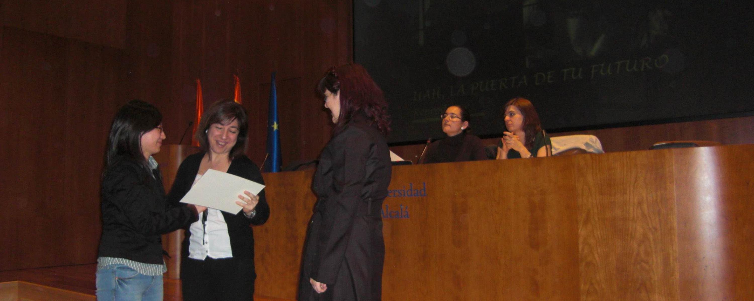Estudiantes en la entrega de diplomas (invierno 2010)