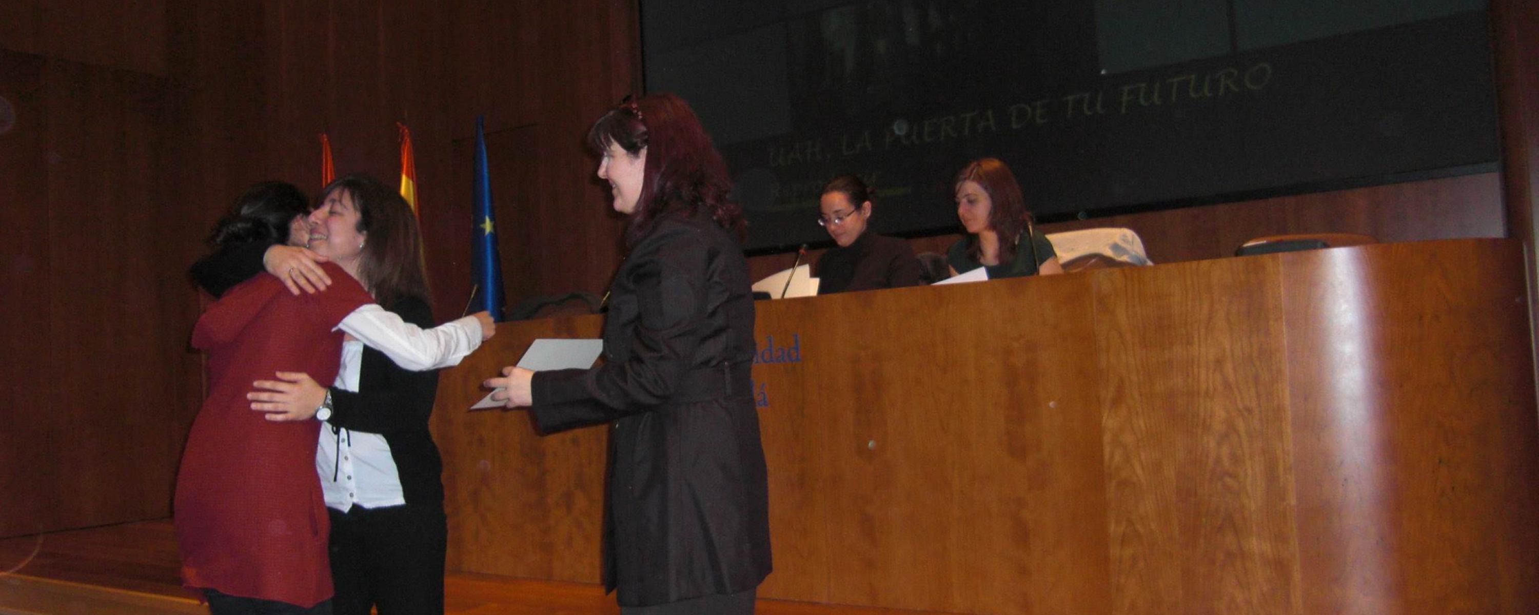 Estudiantes en la entrega de diplomas (invierno 2010)