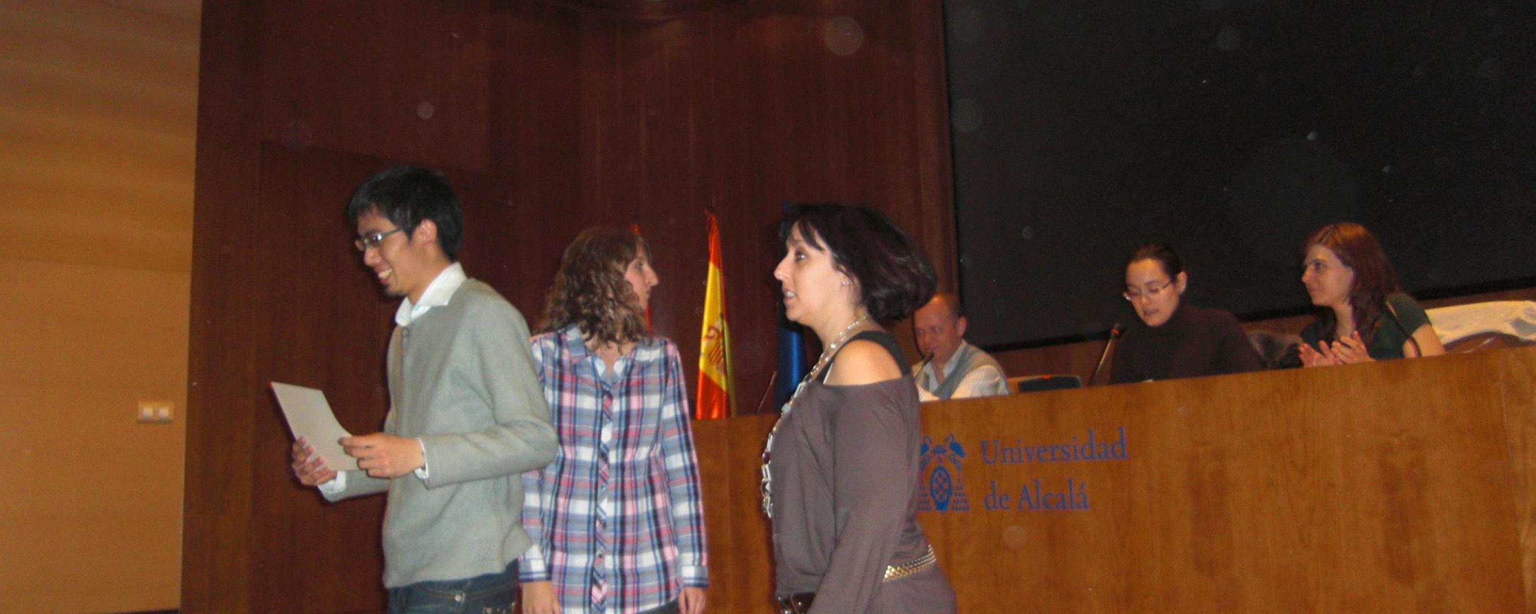 Estudiantes en la entrega de diplomas (invierno 2010)